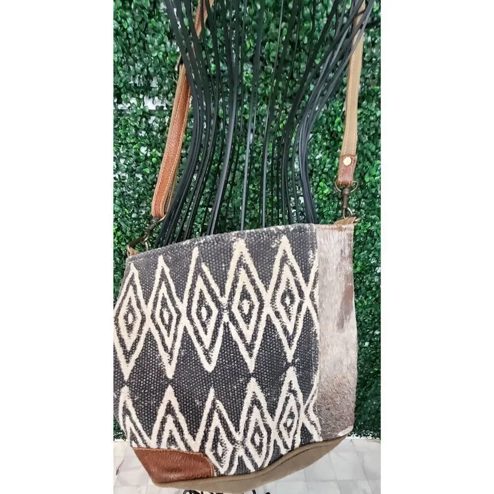 Myra Bag  - Picture 5 of 6